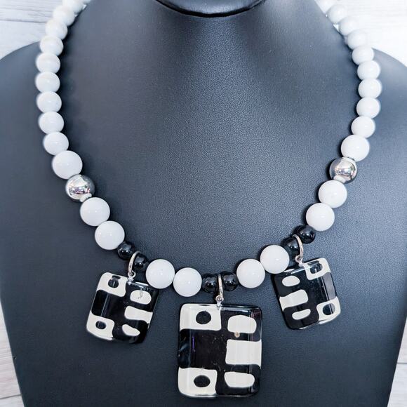 Vintage Necklace Retro Statement Black, White, Cream, Silver Tone - Picture 2 of 9